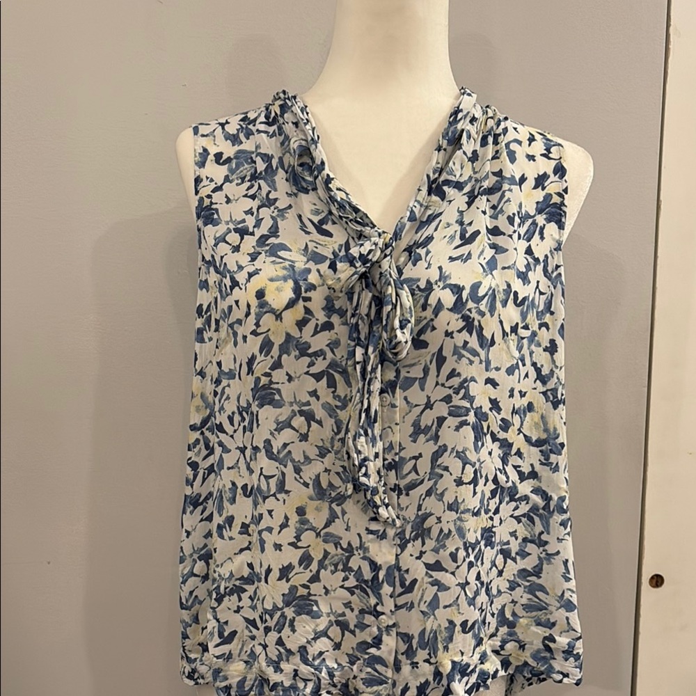 Cloth & Stone Blue and Cream Floral Blouse